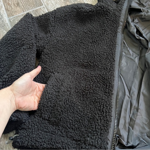 Gap Fit Women’s Sherpa Jacket, Black Zipper Closure, Size Small - Picture 6 of 10